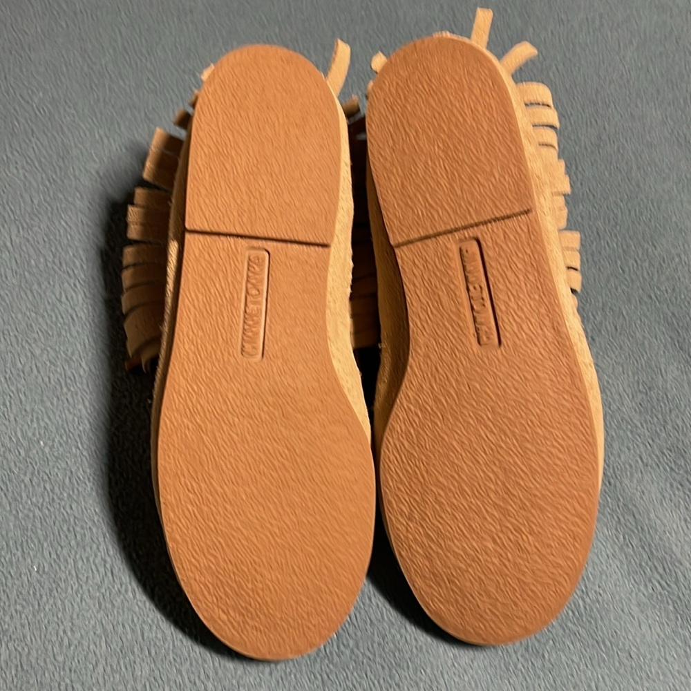 Minnetonka girls’ size 1 moccasins, NWOT - Picture 3 of 8
